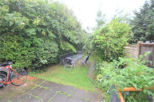 Laleham Avenue, Mill Hill